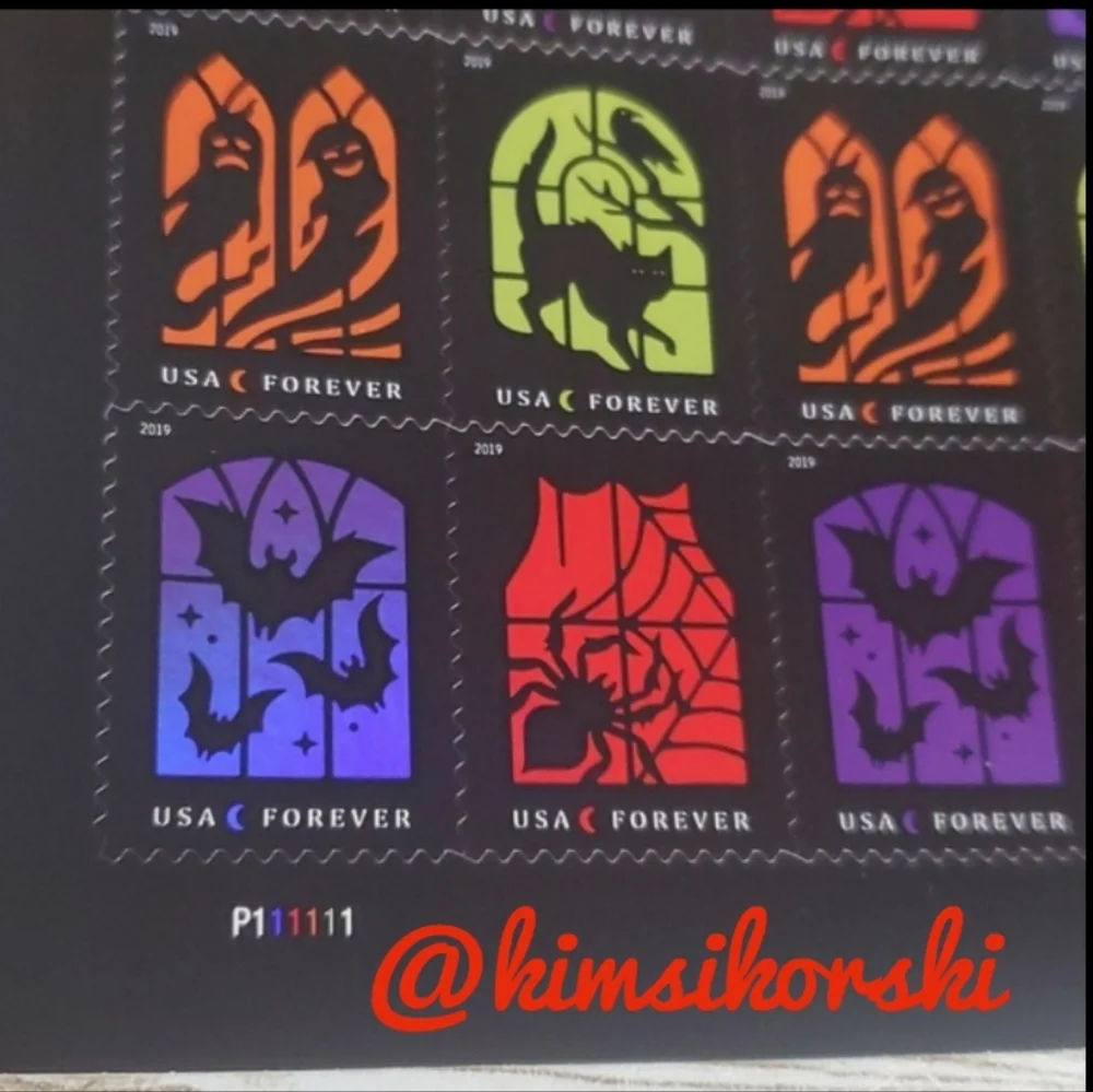 100 Spooky Silhouettes 2019 Forever Postage Stamps USPS Holo Foil Halloween - Picture 6 of 8